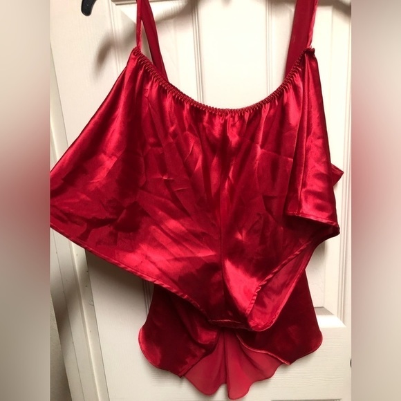 Gorgeous Red Intimate Set - Picture 3 of 6